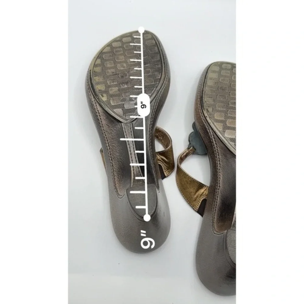 A. Giannetti Women 9 Floral Bronze‎ Embellished Thong Baby Heel Sandals Retro